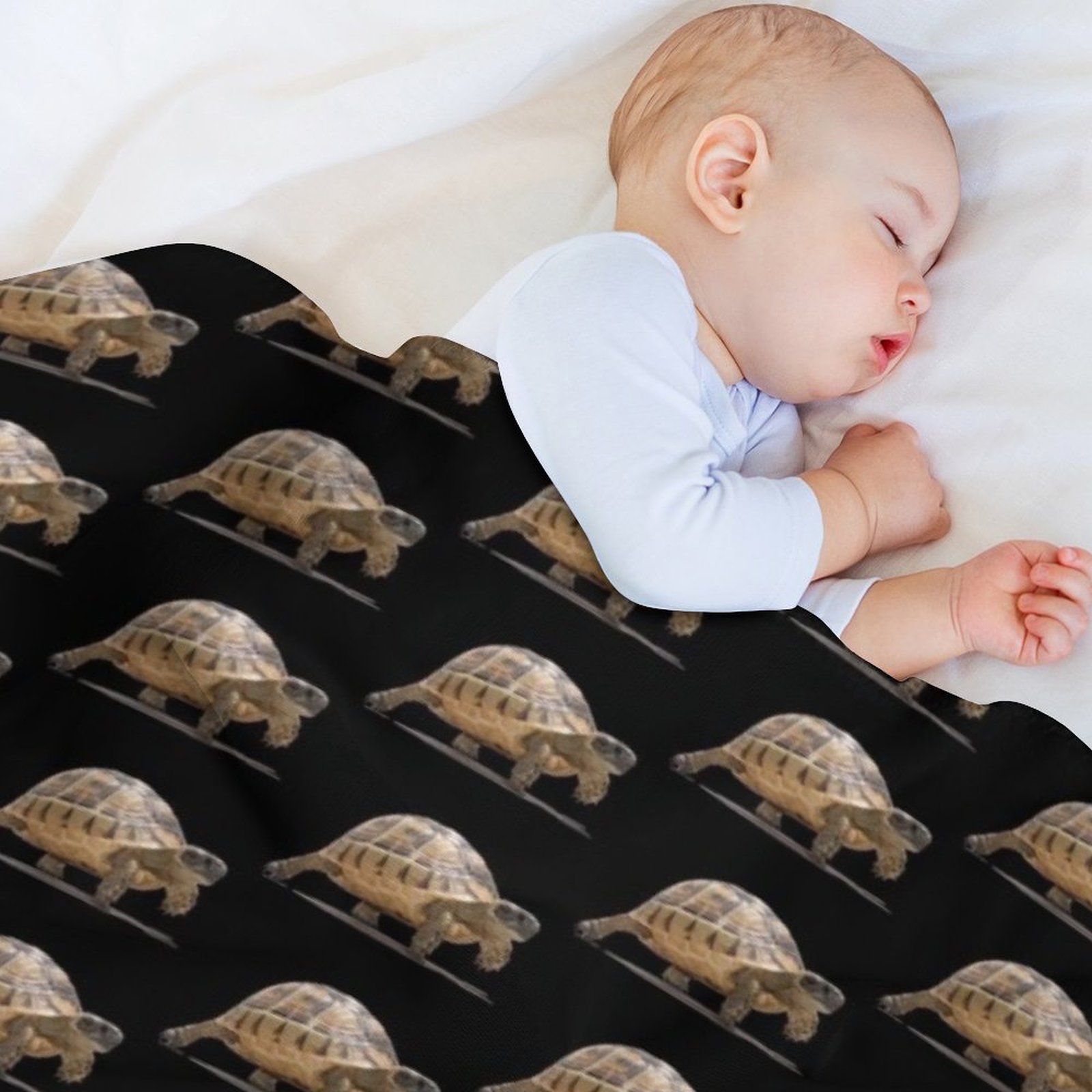 Marching Baby Tortoise Cartoon - Home Decor Vector recension och pris